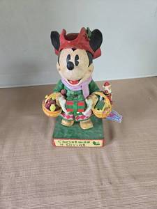 lot 1024 image: Disney Showcase Collection Mickey Mouse Spirit of Generosity Christmas Figurine by Jim Shore