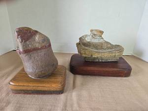 lot 1025 image: Stone Sculptures on Wooden Display Bases