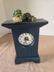 lot 1030 image: Boyds Bears Bailey OnTime Mantel Clock Style 27600
