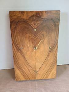 lot 1057 image: Handcrafted wood heart-shaped wall clock, 13x8