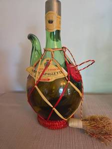 lot 1103 image: Chianti Classico Spalletti Wine Bottle in Wicker Basket