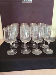lot 1109 image: Lenox Crystal Moonspun Platinum Water Goblets, Set of 12