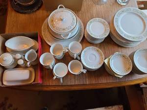 lot 1127 image: Sterling fine China from Japan, Florentine pattern, 74 pieces, please bring your own packing materials
