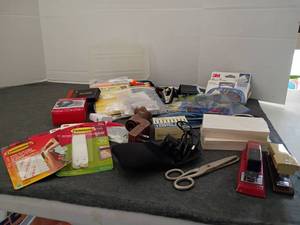 lot 1222 image: Miscellaneous Office Items