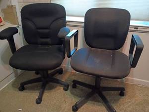 lot 1234 image: Office Chairs