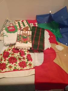 lot 1316 image: Christmas Towels and Flag