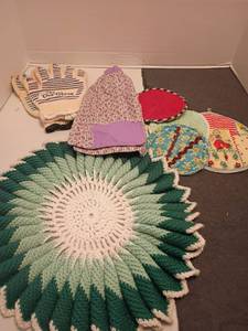 lot 1324 image: Kitchen Items