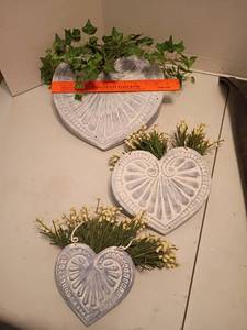 lot 1328 image: Wall Decor.  Tin Heart Shaped Baskets with Faux Greenery