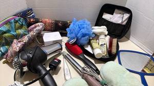 lot 1370 image: Mixed Beauty and Personal Care Items Bundle