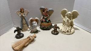lot 1372 image: Angel Figurine Collection and Decorative Items