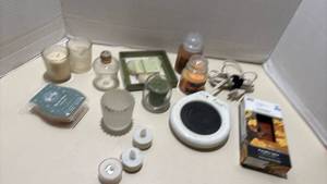 lot 1374 image: Candles, Wax Warmers and more