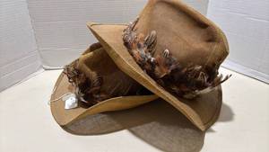 lot 1378 image: Brown Straw Hats with Feathers