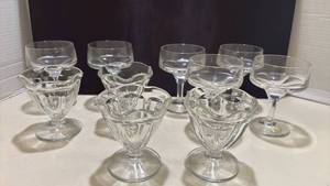 lot 1420 image: Crystal Glass Ice Cream Sundae Bowls and Champagne Coupe Set