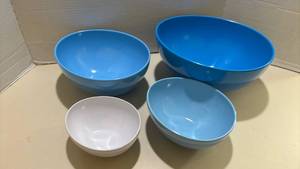 lot 1421 image: Blue and White Ceramic Nesting Mixing Bowl Set