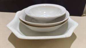 lot 1426 image: White Serving Platter and Bowls