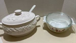 lot 1433 image: White Ceramic Soup Tureen with Ladle and Floral Casserole Pyrex Dish