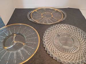 lot 1537 image: 3 Glass Relish Trays