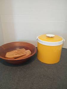 lot 1542 image: Another Ozark Walnut Ware Salad Bowl with Pampered Chef Salad Tongs and Georges Briard Ice Bucket