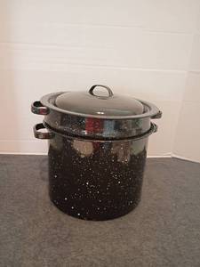 lot 1545 image: Enamelware Double Boiler Steamer Set with Lid