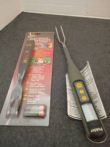lot 1548 image: Electronic Thermometer Meat Forks