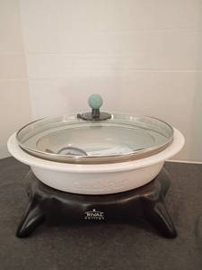 lot 1562 image: Rival Crock Pot.  Slow Cooker Plus Skillet