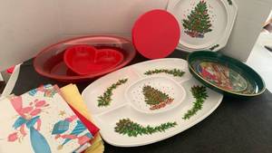 lot 1576 image: Plastic holiday serving plates and tablecloths