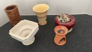 lot 1585 image: Mixed Ceramic Pottery with Decorative Vessels