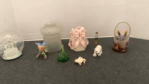 lot 1587 image: Mixed small decor