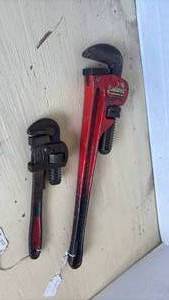 lot 4003 image: Cast Iron Pipe Wrenches Set of Two 18 and 10 inch