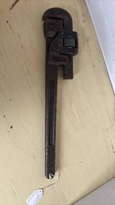 lot 4005 image: Trimo Pipe Wrench 18 Inch Cast Iron Adjustable Tool
