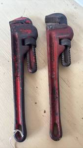 lot 4009 image: Craftsman and other brand Pipe Wrenches 14 inch