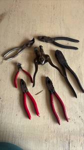 lot 4109 image: Mixed Hand Tool Plier Set