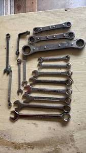 lot 4110 image: Mixed Brand Wrench Set - Combination and Box End Wrenches