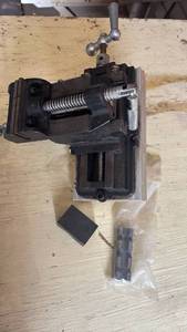 lot 4111 image: Heavy Duty Steel Machine Vise with Quick Release