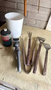 lot 4133 image: BBQ Grilling Tool Set with Spatulas, Fork, and Grill Daddy Cleaner