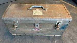 lot 4136 image: Craftsman Metal Tool Box with Tray