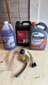 lot 4150 image: Automotive Antifreeze Coolant Bundle with Testing Tool