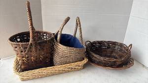 lot 4237 image: Woven Baskets Qty 5