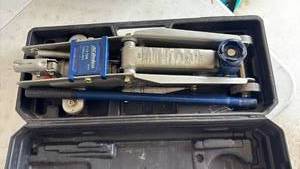 lot 4323 image: AC Delco 2-14 Ton Hydraulic Trolley Jack with Case