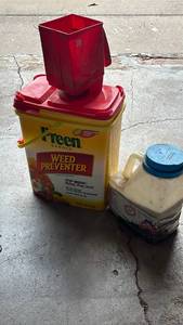 lot 4325 image: Preen Weed Preventer with Spreader and Salt