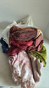 lot 4332 image: Garage Rags