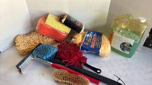lot 4337 image: Complete Car Wash and Detailing Kit with Tools and Supplies
