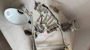 lot 4407 image: Industrial Desk Lamp with Adjustable Arm and Hardware Accessories