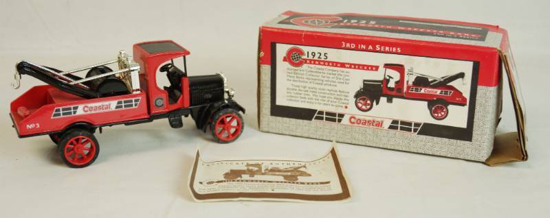 lot 6242 image: ERTL Collectibles - Die Cast Metal Coin Bank -1925 Kenworth wrecker Bank - ERTL No F471 w original box - 1995