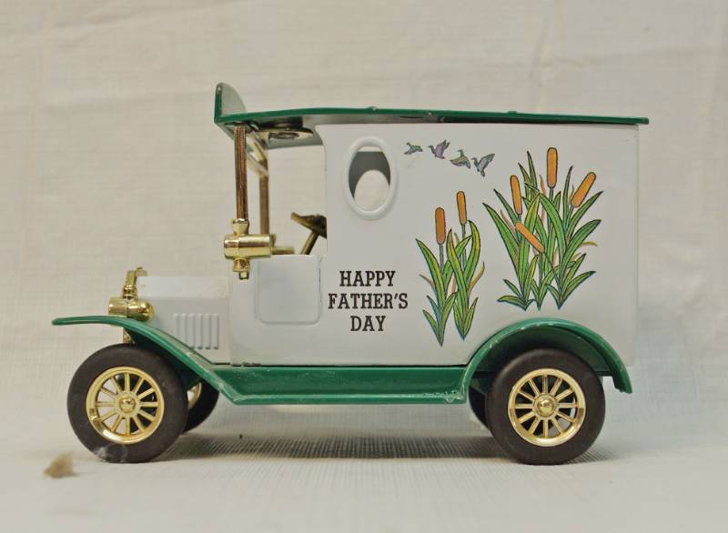 lot 6305 image: Collectible Model Panel truck early 1900s- Happy Fathers Day- See pics for more info