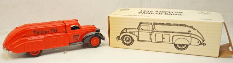 lot 6314 image: ERTL collectible -Die Cast scale model- 1939 Phillips 66 Airflow Tanker Bank with key-in original box-1993-134th scale-stock number B178