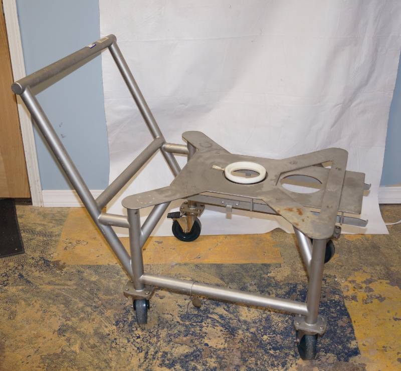 lot 5001 image: Great Utility Cart - Awesome, smooth, swivel casters. Two are locking - Neat cart See pics for measurements