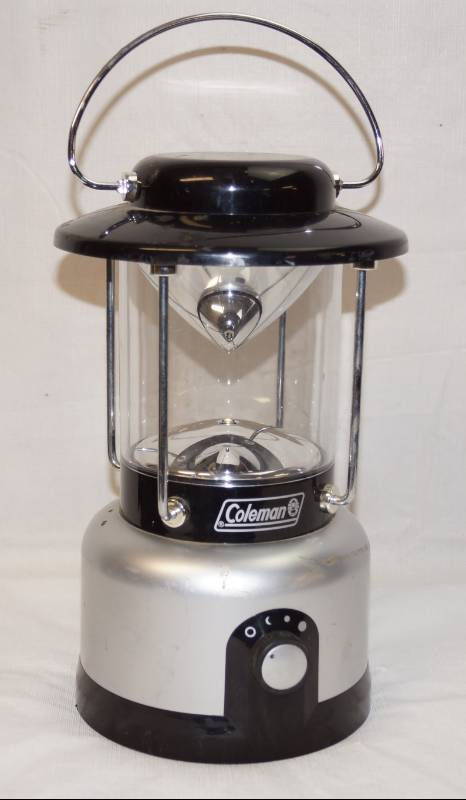 lot 5005 image: Coleman Battery Operated Lantern - WORKS