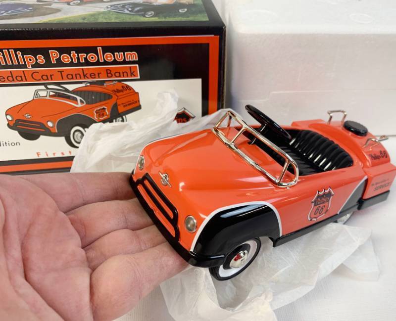 lot 2080 image: Phillips Petroleum Company Pedal Car Tanker Bank - 1 of 2,508 Limited Edition Units - FIRST EDITION - Phillips 66 - 16 Scale