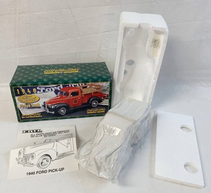 lot 2084 image: 1940 FORD Pickup Truck - PRESTIGE SERIES - FIRST EDITION - Phillips 66 - 125 Scale - 1995 ERTL